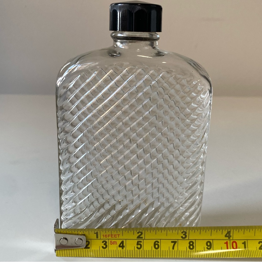 Vintage 1927 Universal Ribbed Glass Hip Flask – Prohibition Era Barware - Picture 2 of 9